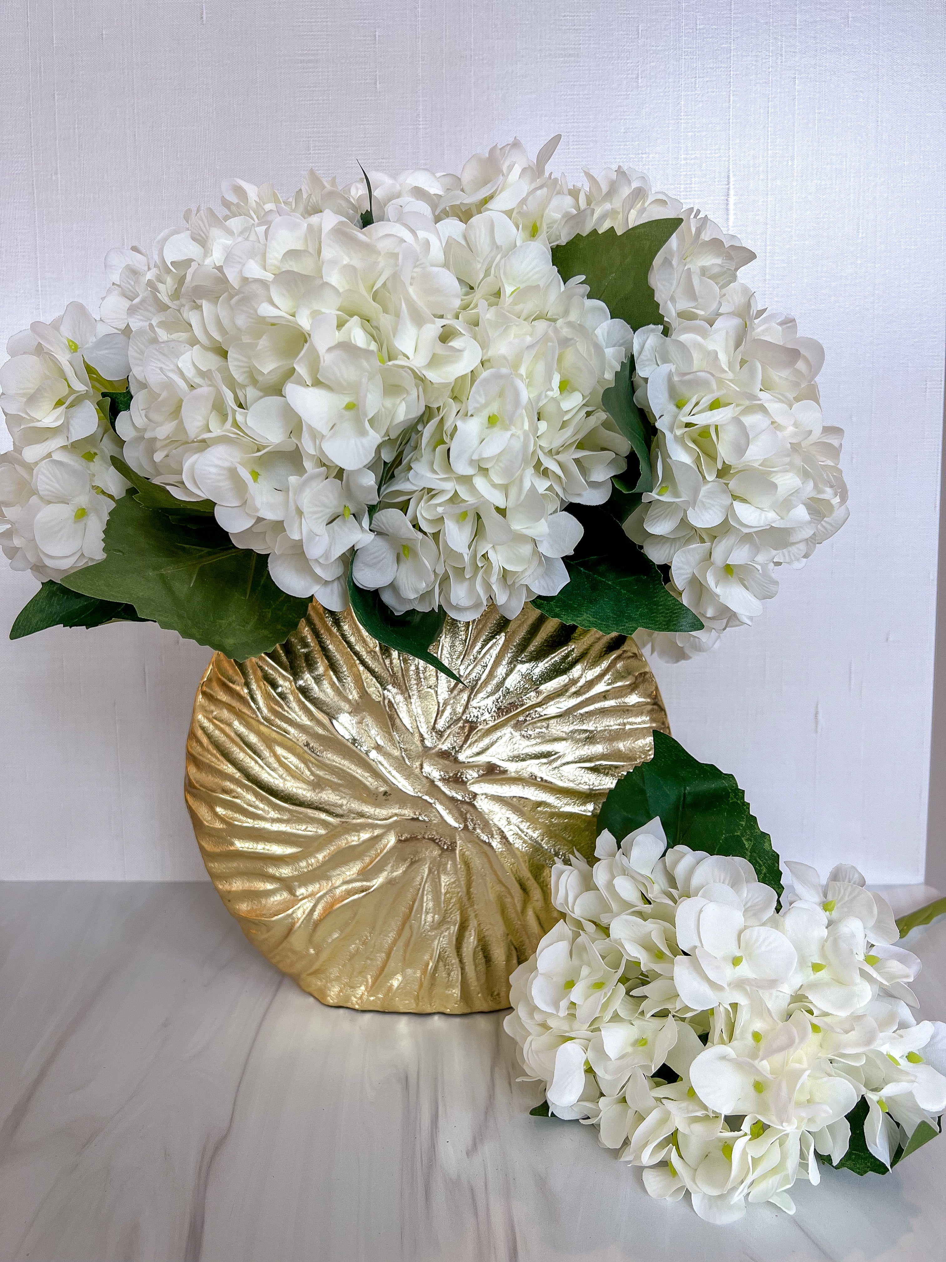 13 Real Touch White Hydrangea Stem