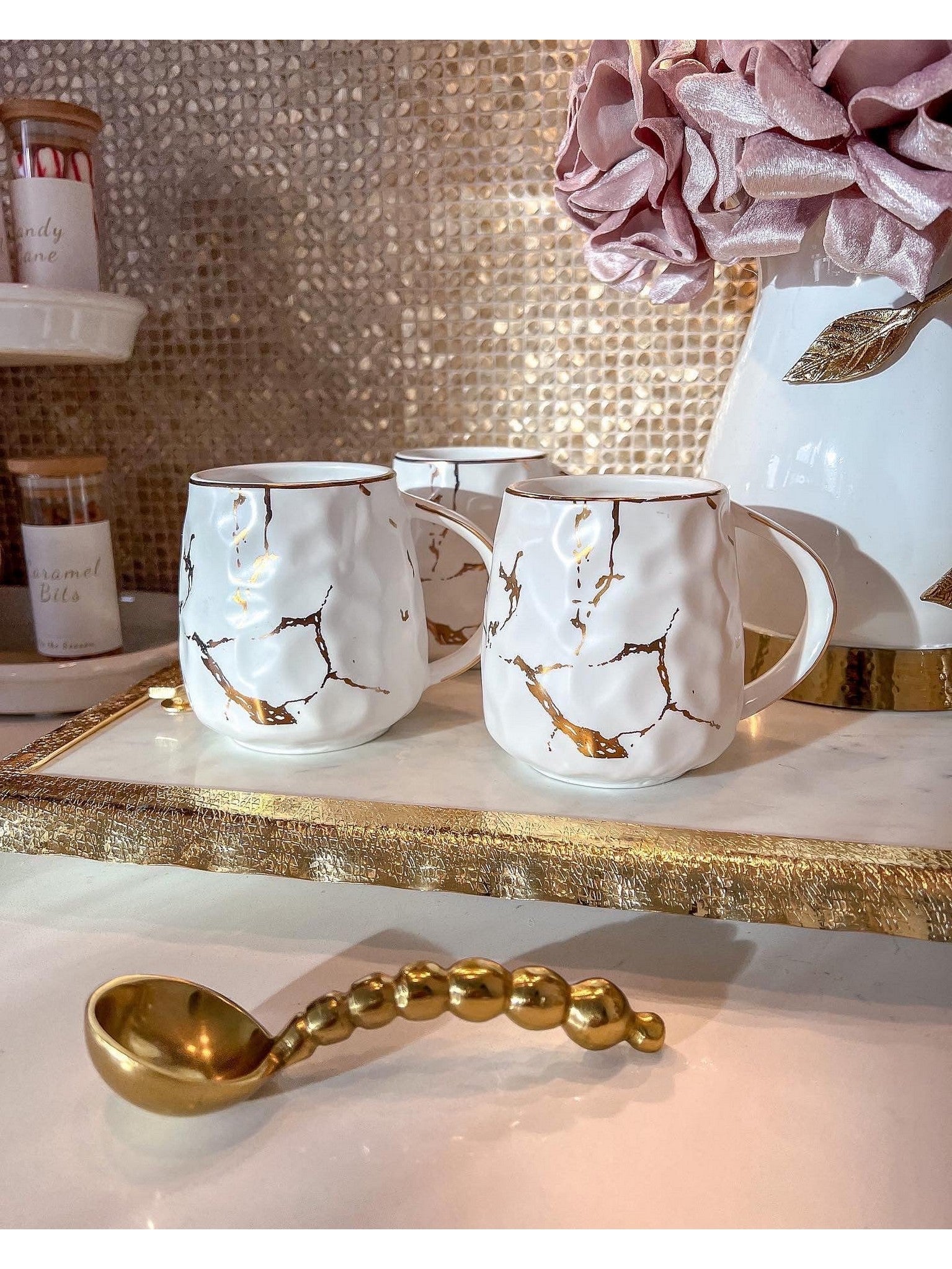 Pretty Fancy Gold Patterned Mugs with Lid and Spoon