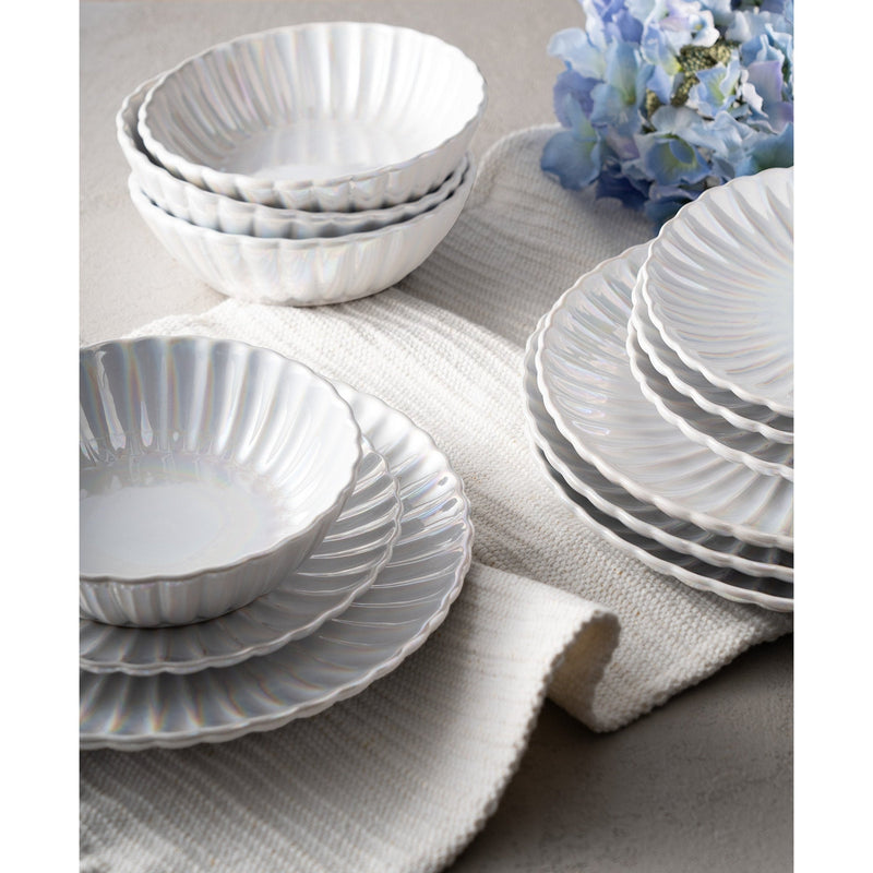Set of 4 Scalloped Pearl Luster Dinner Plates