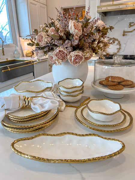 Gold dinnerware set hotsell