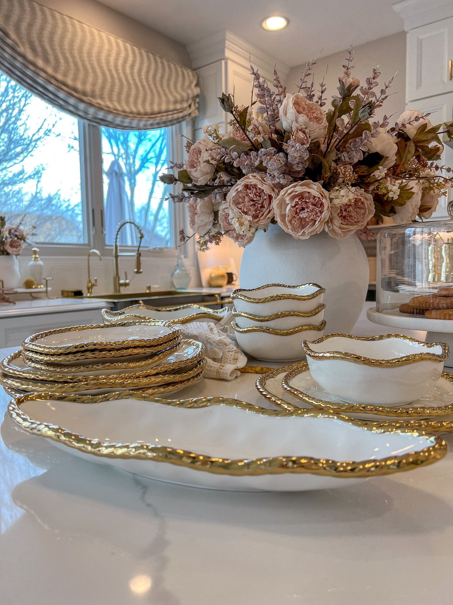 White & Gold Dinnerware/Serveware with Gold Twisted Edge (5 Styles)