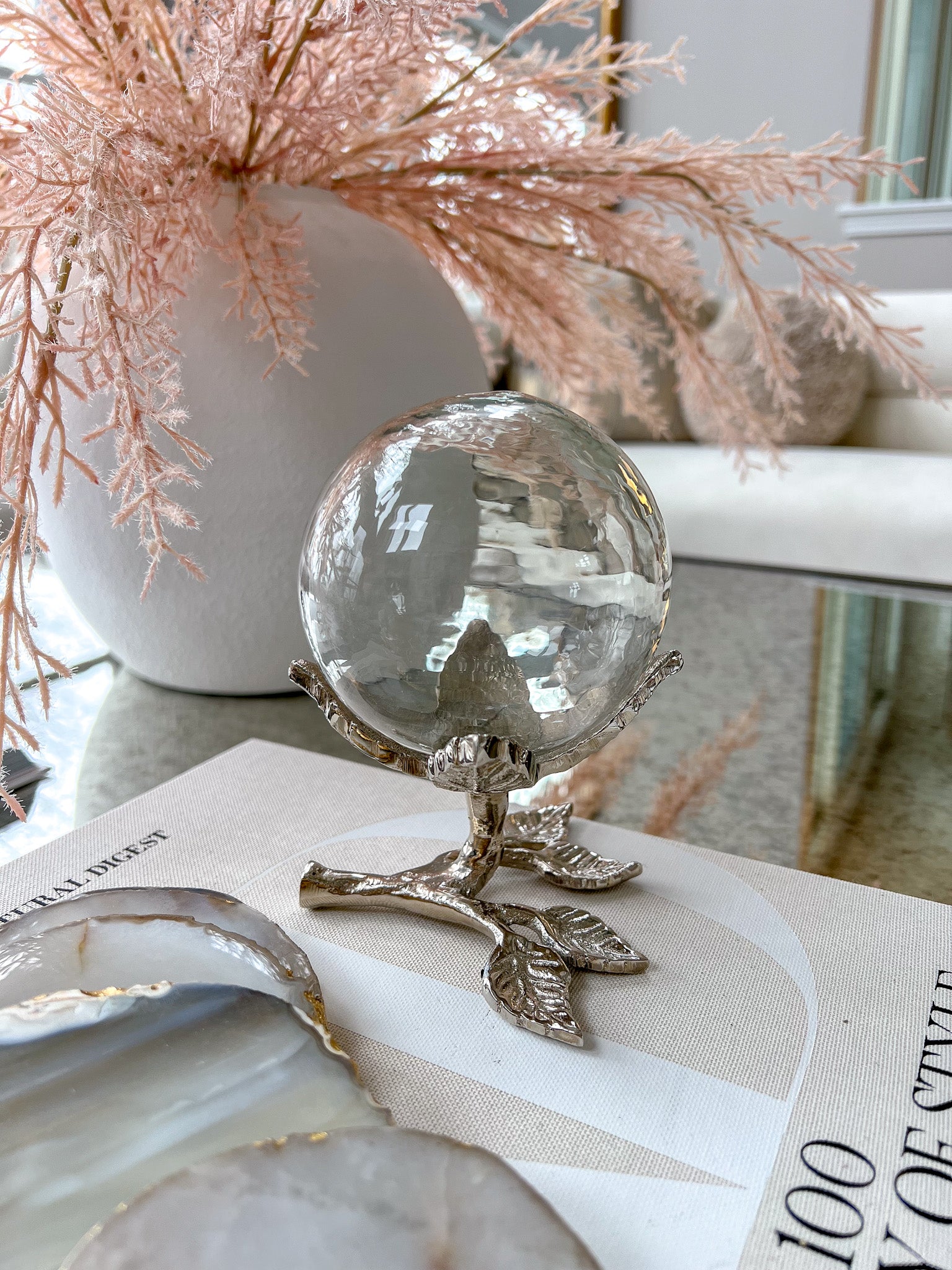 Decorative Centerpiece with Clear Orb Design (2 Colors)