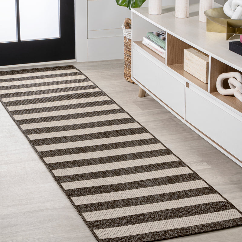 Two-Tone Wide Stripe Indoor/Outdoor Area Rug (5 Colors, 5 Sizes)