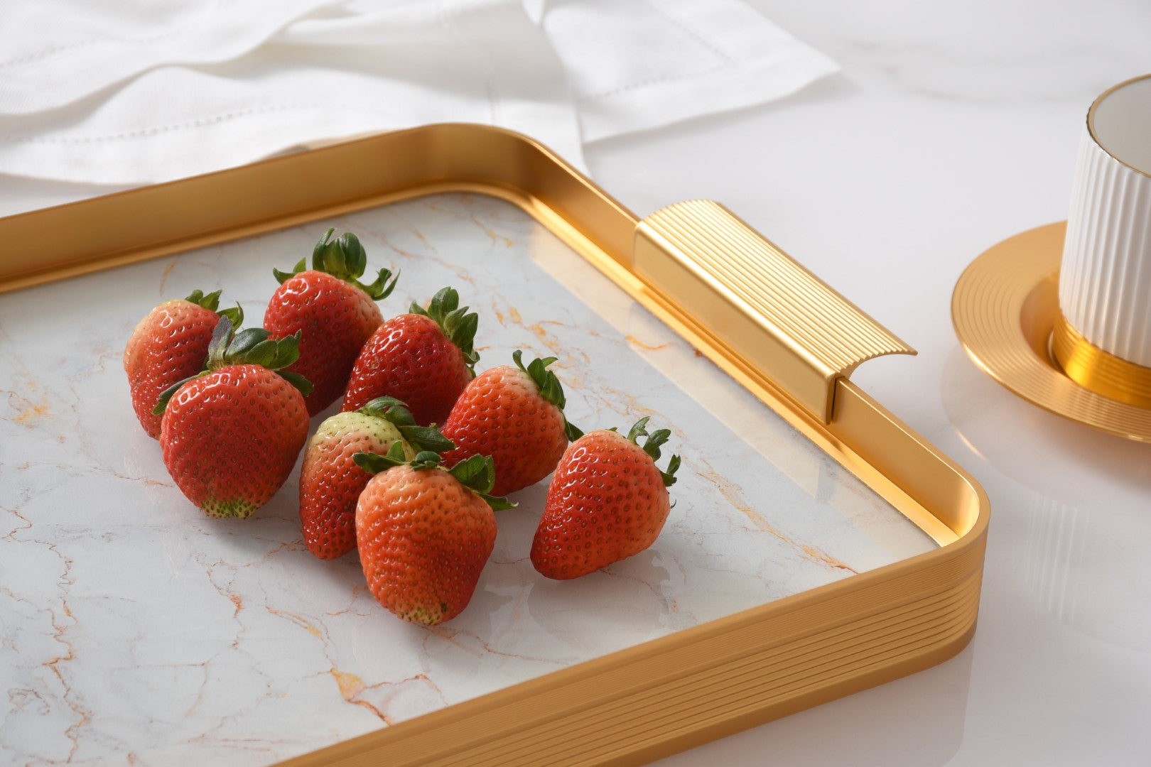 Tango Rectangular Tray with Handles