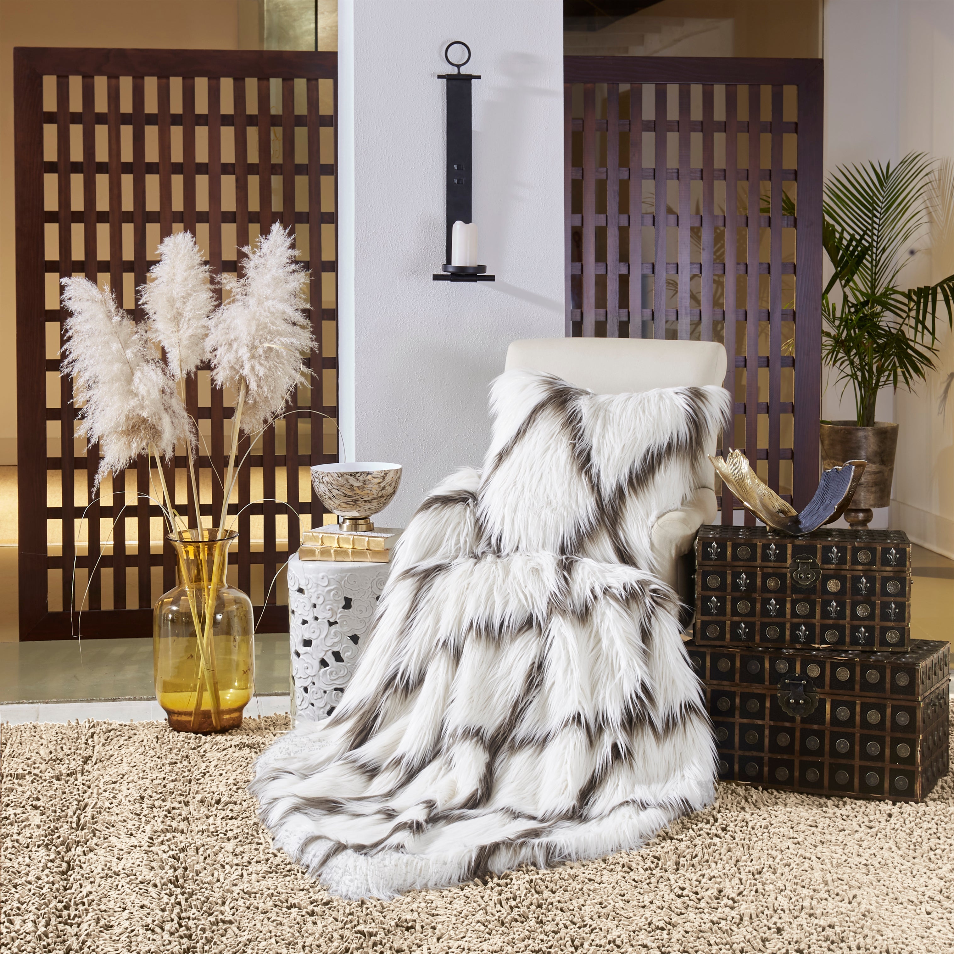 Alaska Ivory Brown Throw